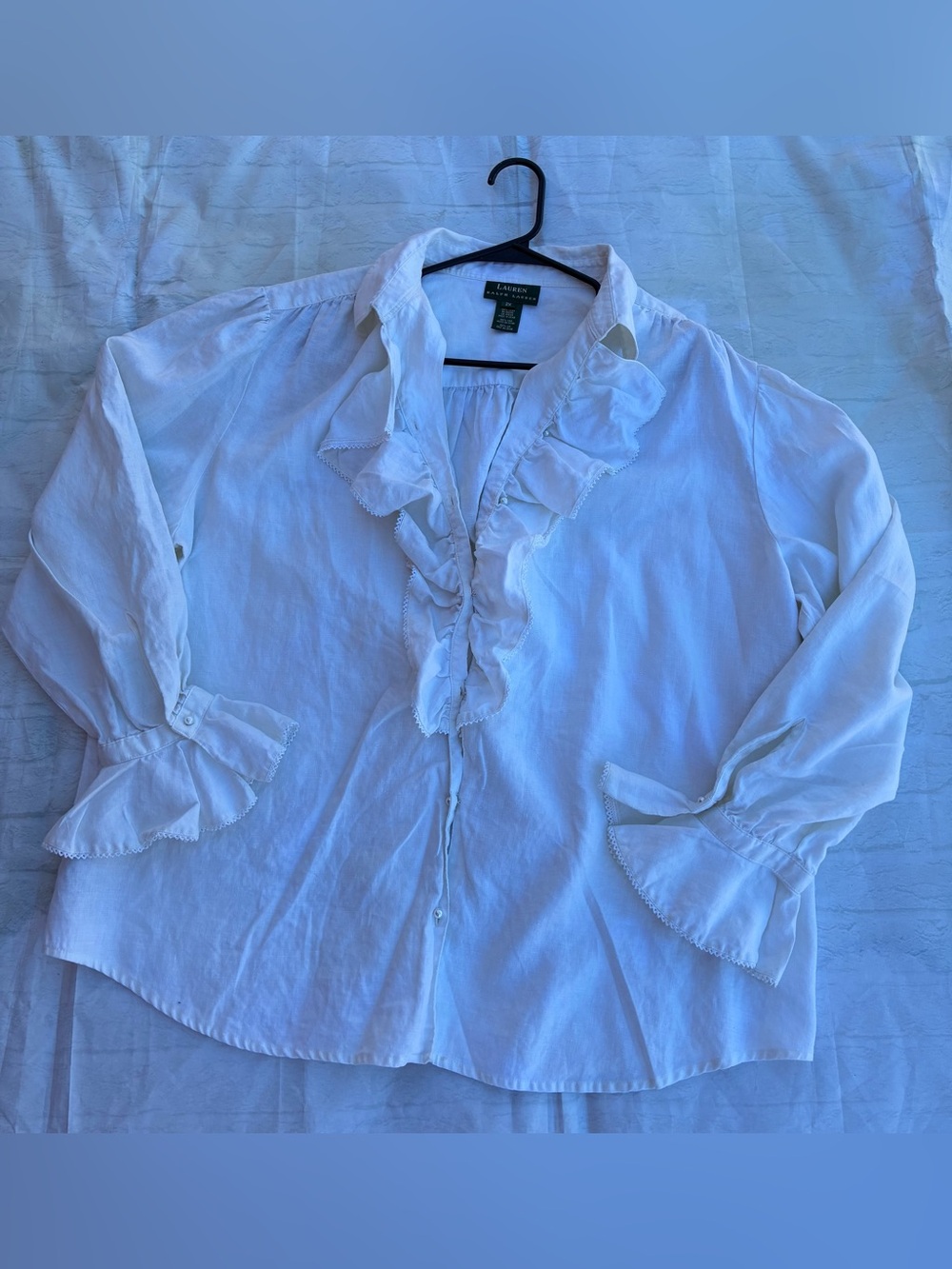 100 % linen Ralph Lauren White Ruffled Long Sleeve Blouse